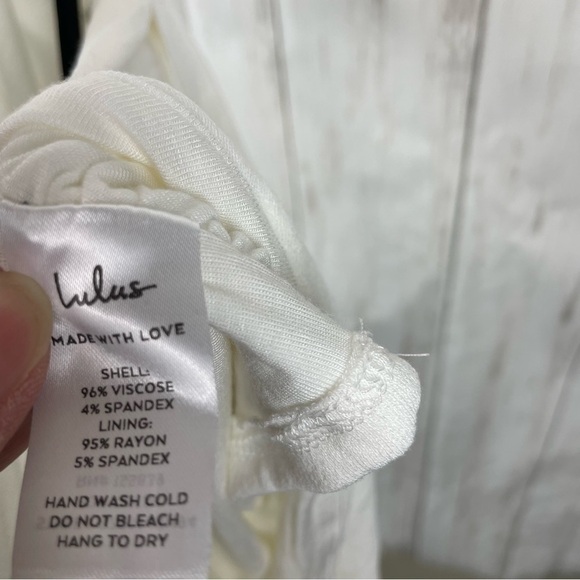 Lulus NWT soft white criss cross crop top medium - Picture 5 of 5